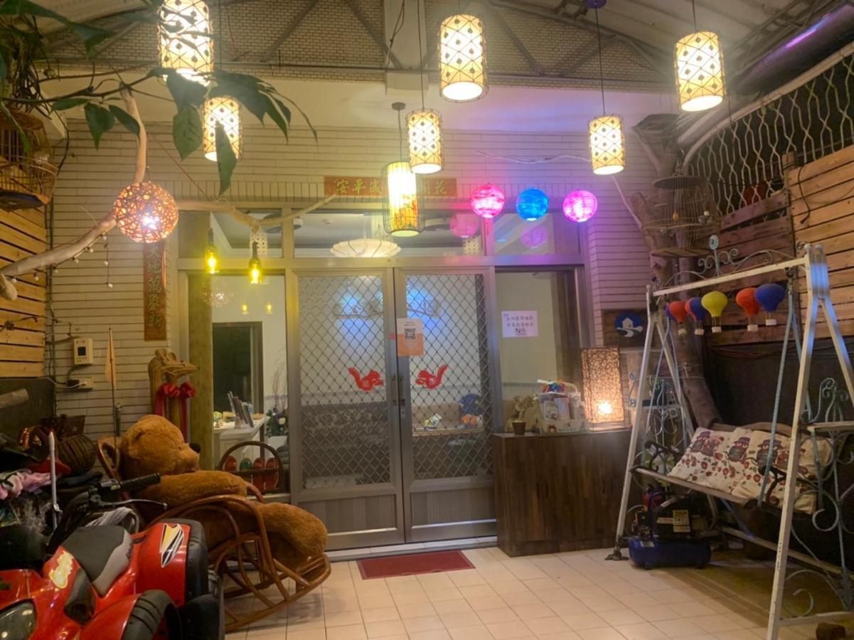 Xincun Seed Homestay Tainan Eksteriør bilde